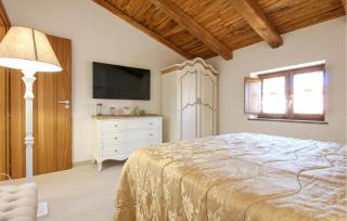 Gorgeous Apartment In San Marco Di Castellab - 4