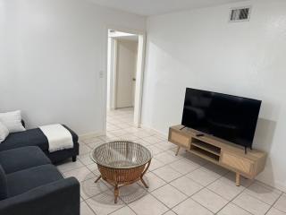 Cozy 2Bedroom Apartment - 6