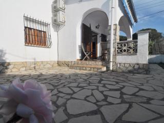 Casa Brigitte: Tranquilidad, Jardín Amplio, WiFi, a Sólo 200 Metros de la Playa - HISP-7-16 - 4