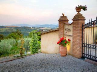 Elegant Tuscany Holiday Home for 4 - 4