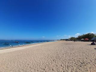 DBI Hotel - 1 minute to the Beach and 1 second to the Mall - 5