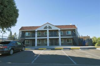 Welcome Inn Corona - Corona - 5