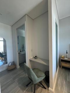 Stylish Dante Trilogy Menlyn Maine Apartment - 0