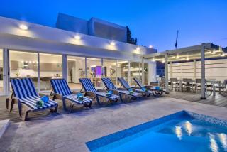 Villa Gaia - Sunset Views, Indoor Heated Pool, Sauna and Games Room - 9