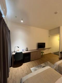 Putra Hotel at Mydin Tunjong - 1