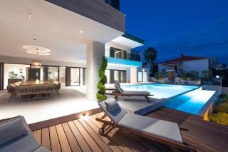 Luxury Beachfront Villa Malia with pool and jacuzzi in Seget Donji - Trogir - 2
