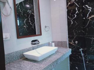 Hotel Apple Park - Offering Free Airport Transffer - 1