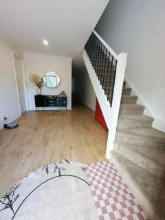 Brand New Galaxy Homes - Luxury Racecourse Stay - 5