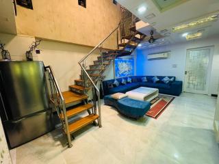 Stylish luxurious 2 BHK with Smart TV & Kitchen - 5