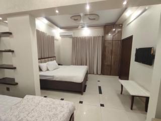 Signature Inn Near By Airport - 3