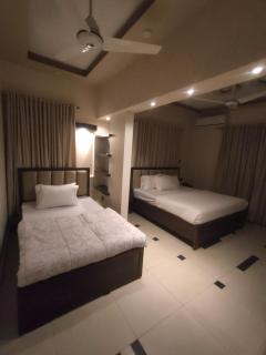 Signature Inn Near By Airport - 1