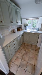 Charming Country Cottage - 6
