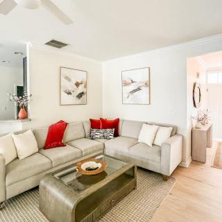 Spacious Private 2BR-2BA I Pool I Garage I Central - 4