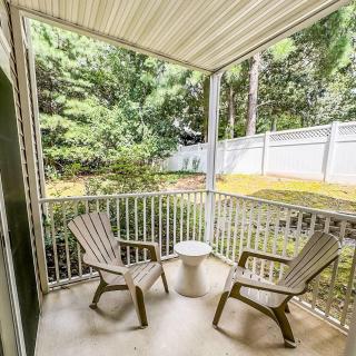 Spacious Private 2BR-2BA I Pool I Garage I Central - 1