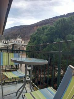 Appartement T3 en hypercentre avec parking privé à Luchon - 2