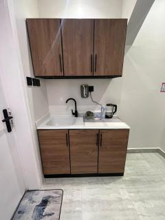 استديو مودرن بأثاث فاخر ومريح - 2