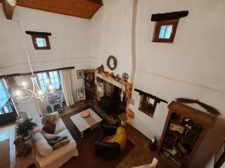 1 Bed Cottage - Sleeps 2 - Pool - Parking - Wifi - 3