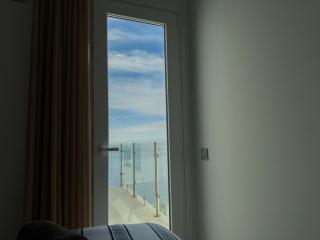 Seafront 2B Apartment with Pool, Spa & Gym Torrox - 9