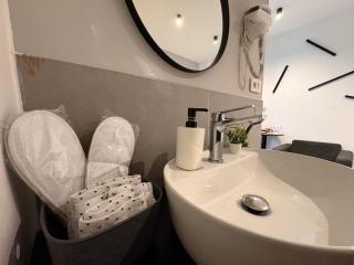 Mickitos Square Rooms and Apartments - 2