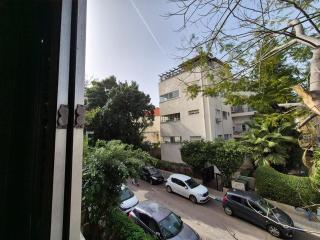 Quiet Vintage Apt by Frishman Beach & Dizengoff st - 3