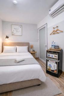 Cozy Budget Room - 0