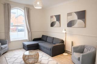 Modern 4 bedroom property 8 beds wifi smart tv games room pool table - 8