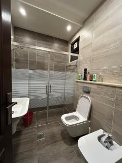 3BR Escape with Outdoor Scenic Views - 4