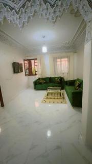 Chic & Cozy Apartment - 0