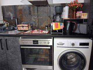 B2 ACROPOLIs 2 - 9