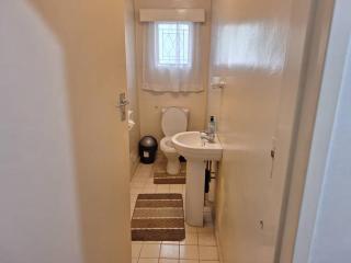 Ashley's Guest Cottage - 4