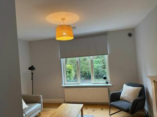 Bright 2BDR Home in Blackrock Cork - 5