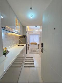 Modern Cozy Getaway at Cool Suites, Tagaytay - 0