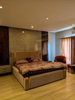 Cozy Apartment Bahria Phase 7-Bahira Rawalpindi - 5