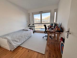 Centrally located overlooking the Old Town & Rhône - 7