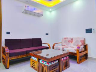 Divisha Home Stay- 2BHK Modern Luxury Apartment in South Delhi - 7