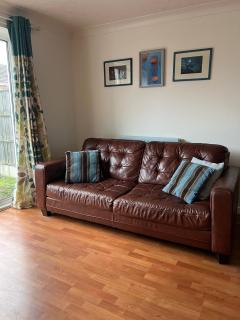 2-Bed Home with Parking, Near Airport, NEC & JLR - 1