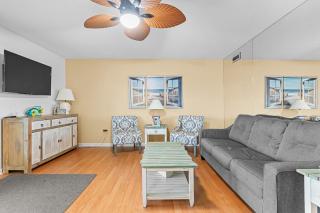 Classic Bayside Condo Near Harpoon Hannas Close to Beach & Dining - 5