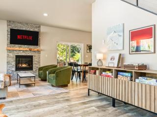 Rainier Spa Cabin 7 Minutes to Park - 7