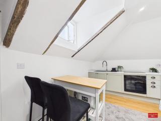 Rotunda Suite at Regency 24 - 2