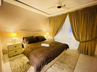 Emerald Haven 1BHK Self check-in Gulberg 3 - 0