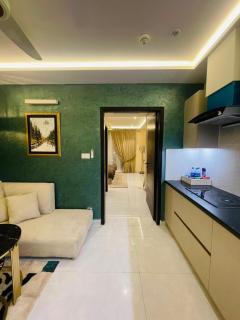 Emerald Haven 1BHK Self check-in Gulberg 3 - 7