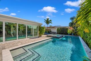 Waterfront Pool Home Near Beach Sleeps 10 - 4