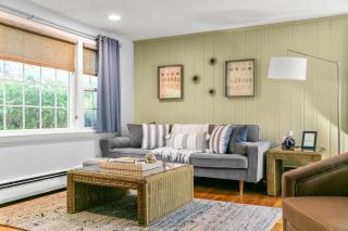 Modern Beach & Pond Getaway in Heart of Cape Cod - 7