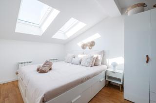 Modern Flat in Iconic Location - 5