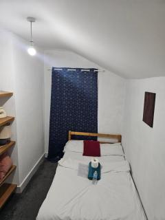 Budget Double Room in Dartford Central - 8