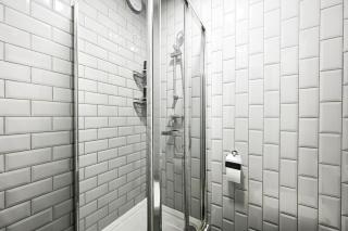 Beautiful Modern Apartment on Wick Lane - 4