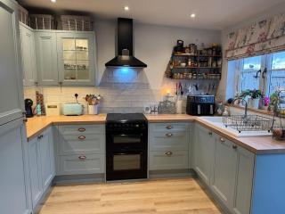 Cosy Flint Cottage - 2