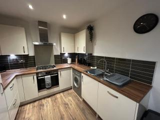 Spey House - 3 Bedroom Home Free Parking & Fast Wi-Fi in Derby - 2