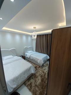 شقه بالدقي شارع الثورة الرئيسي - 7