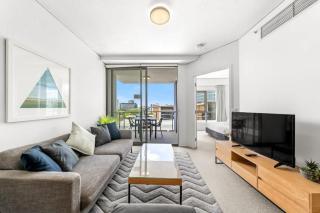 Belise - Executive 8th Floor Apt for 2 - 7